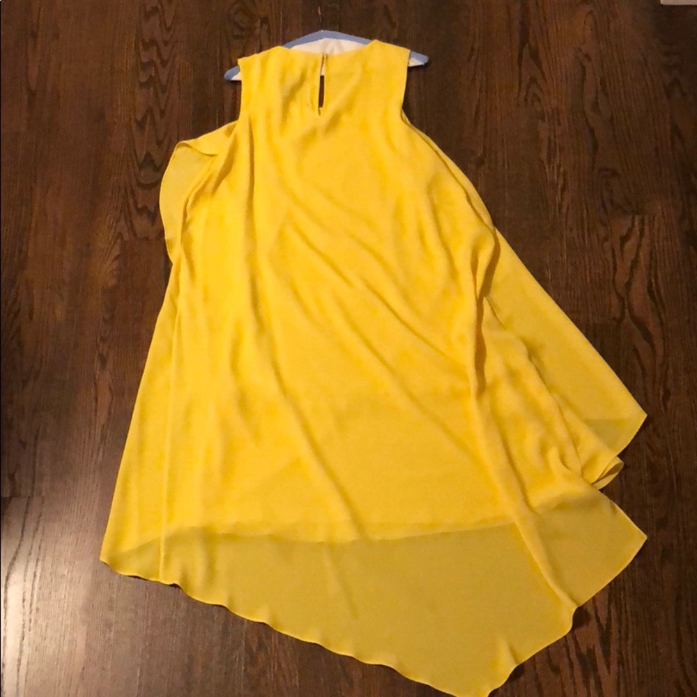 Flowy yellow cocktail dress - Picture 2 of 3